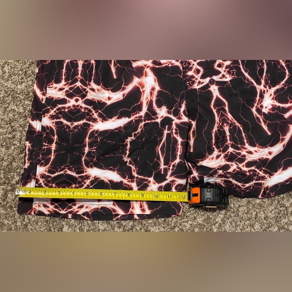 Members Only Swim Shorts Black Red Lighting Print Mesh Liner Stretch UV Men Sz L - Picture 9 of 9